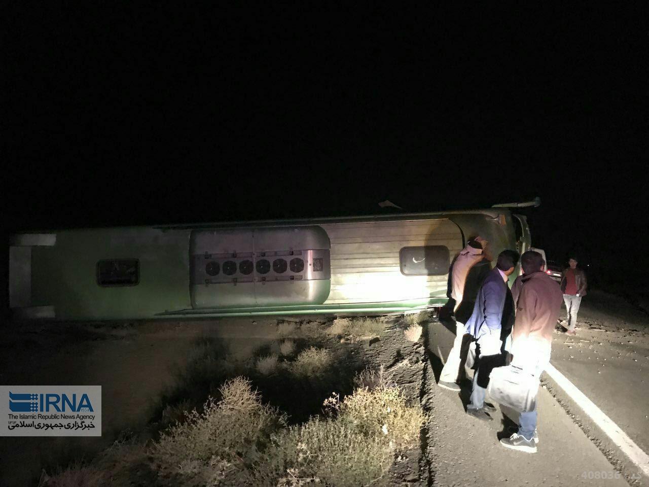 واژگونی اتوبوس در خراسان و مصدومیت 15 نفر (+عکس) واژگونی اتوبوس در خراسان و مصدومیت 15 نفر (+عکس)