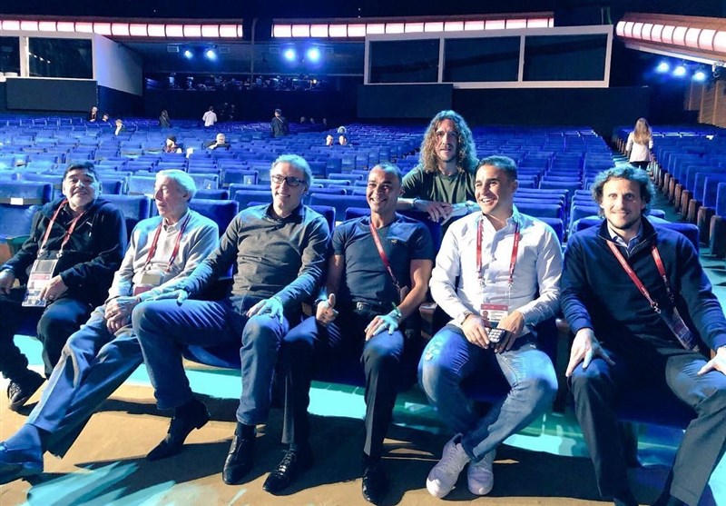 مارادونا هم به مراسم قرعهکشی رسید (+عکس) مارادونا هم به مراسم قرعهکشی رسید (+عکس)