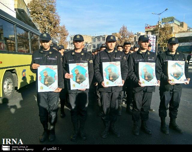 تشییع پیکر سرباز فداکار در کرج (+عکس) تشییع پیکر سرباز فداکار در کرج (+عکس)