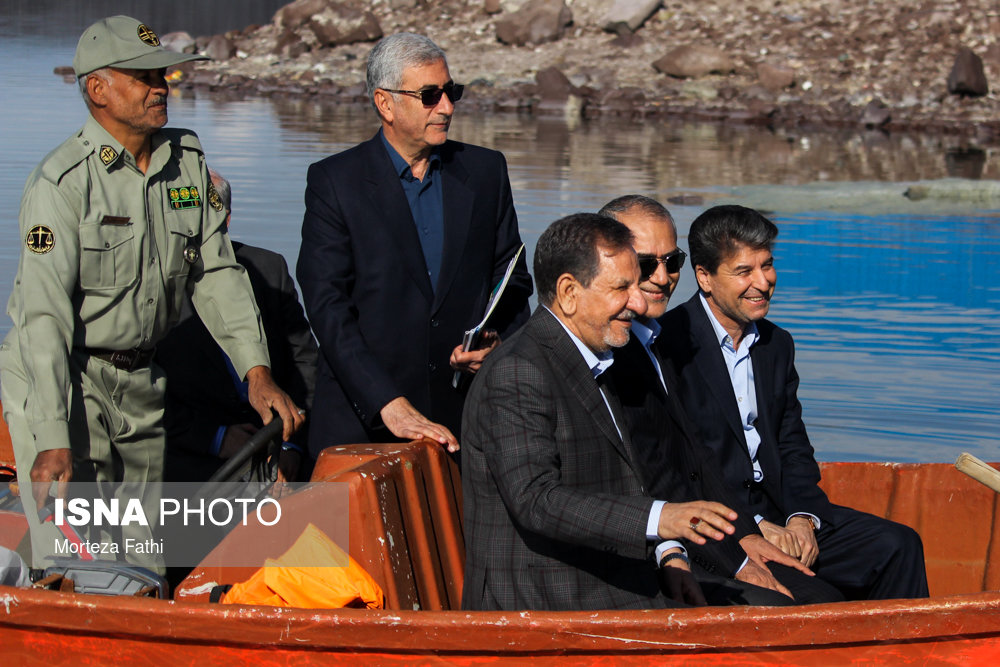 بازدید جهانگیری از دریاچه ارومیه (+عکس) بازدید جهانگیری از دریاچه ارومیه (+عکس)