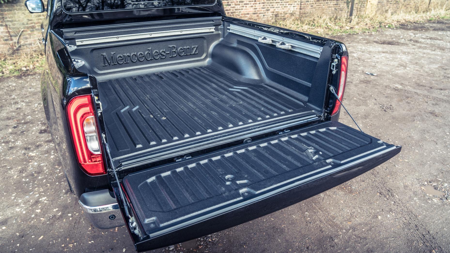 مرسدس کلاس x در مصاف با لندروور دیسکاوری (گزارش تصویری)