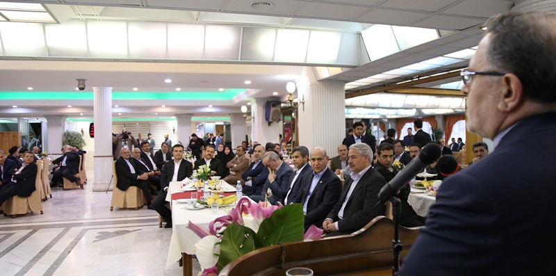 سال 96؛ تخصیص 48 میلیارد دلار ارز برای واردات/ پرداخت 520 هزار میلیارد تومان وام