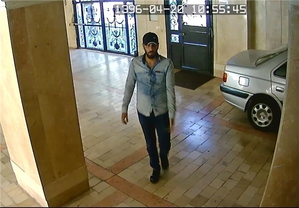 سرقت مسلحانه با تهدید و حبس دختر ۶ ساله/ سارق را شناسایی کنید(+عکس)