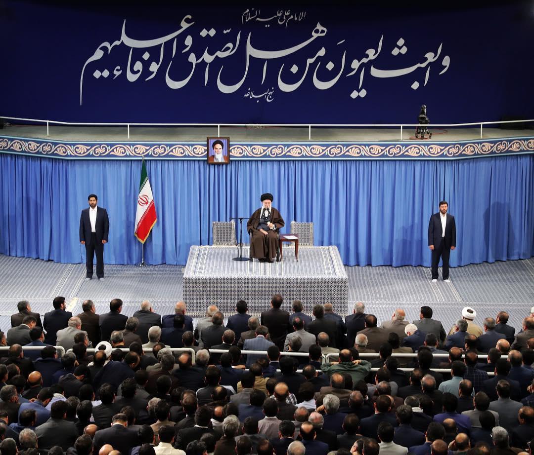 دیدار مدیران و کارکنان وزارت اطلاعات با مقام معظم رهبری(عکس)