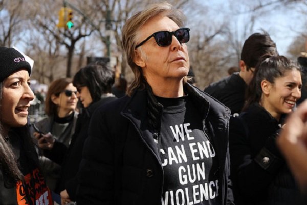 حمایت چهره های مشهور فرهنگی و هنری از کمپین ضد اسلحه/جورج کلونی، اسپیلبرگ، پل‌مک‌کارتنی