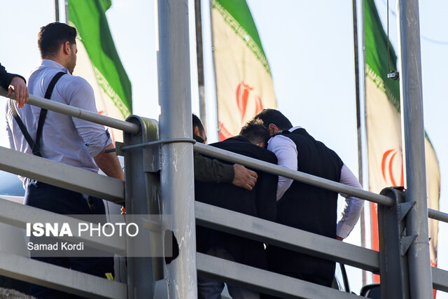 انصراف جوان کرجی از خودکشی (+عکس) انصراف جوان کرجی از خودکشی (+عکس)