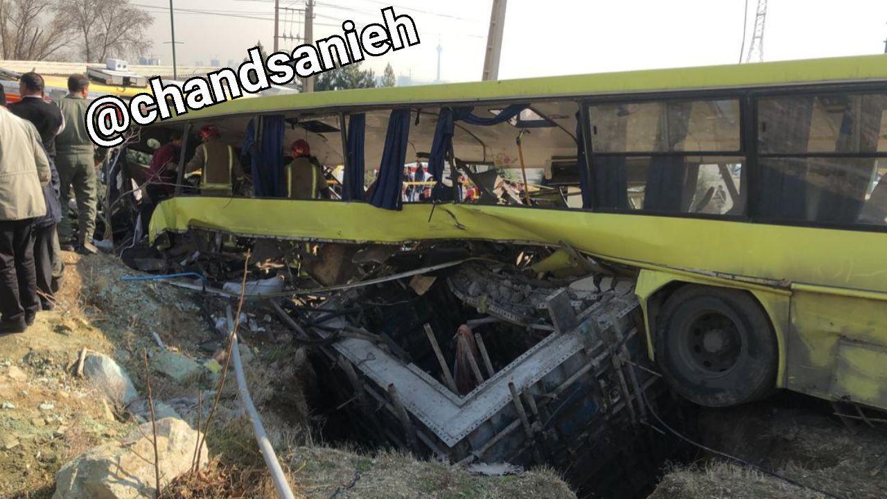 واژگونی اتوبوس در دانشگاه علوم تحقیقات تهران (+عکس)