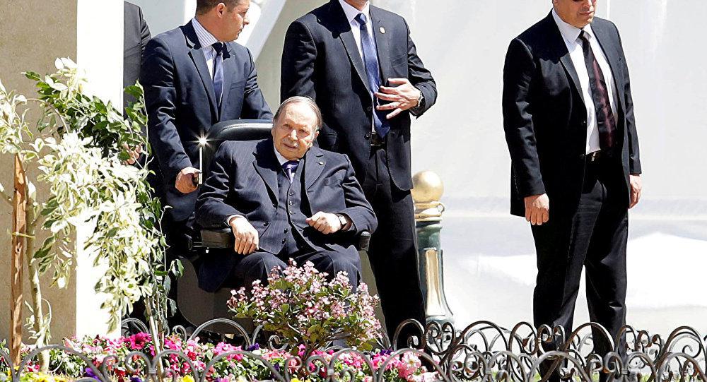 بوتفلیقه 81 ساله برای پنجمین بار کاندیدای ریاست جمهوری می شود / کمپین هایی برای پایان 20 سال حضور در قدرت