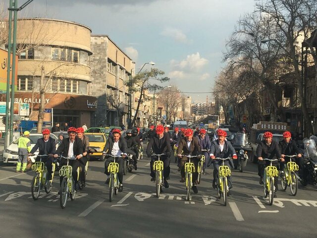 دوچرخه سواری حناچی و شهرداران کلانشهرها تا دفتر جهانگیری دوچرخه سواری حناچی و شهرداران کلانشهرها تا دفتر جهانگیری