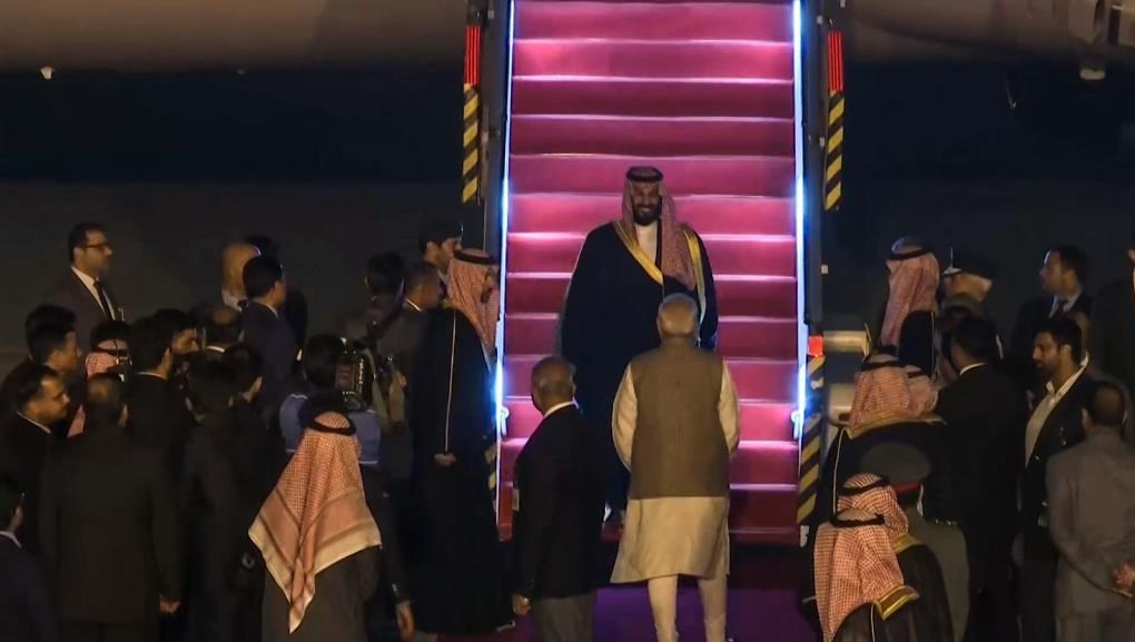 ورود ولیعهد سعودی به هند (عکس)