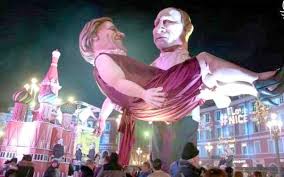 کارناوال عروسکهای غولپیکر (+عکس) کارناوال عروسکهای غولپیکر (+عکس)