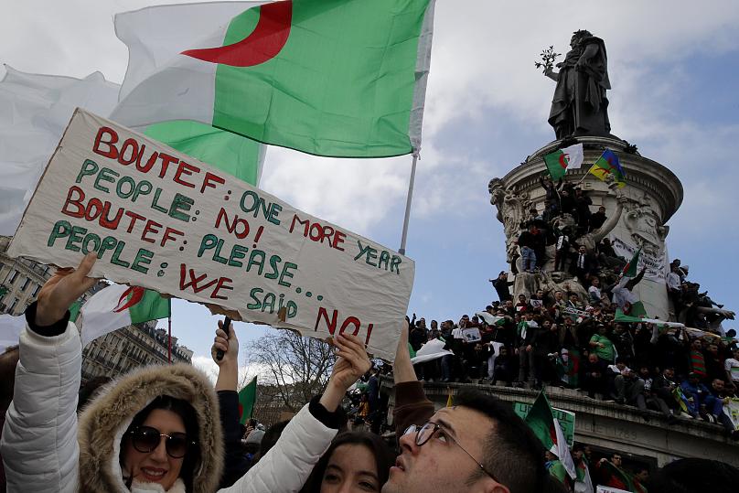 راهپیمایی الجزایری‌های مقیم فرانسه علیه بوتفلیقه