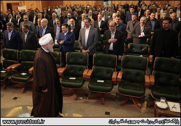 روحانی: رهبری چند بار به من گفتند که با لوایج چهارگانه مخالفتی ندارند/ پس چه کسی مخالف است؟/ نمی‌شود کشور را دست  10-20 نفر بدهند!