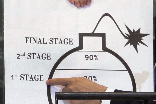 ظریف: نخستوزیر رژیم صهیونیستی چوپان دروغ گو است ظریف: نخستوزیر رژیم صهیونیستی چوپان دروغ گو است