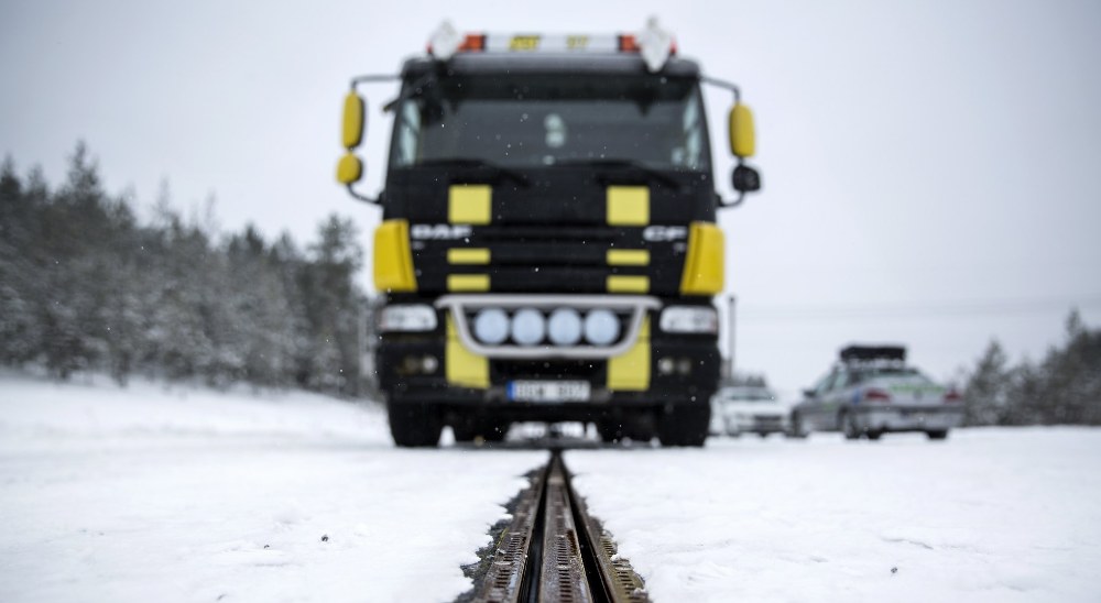 جاده الکتریکی سوئد چگونه کار می‌کند (+عکس)