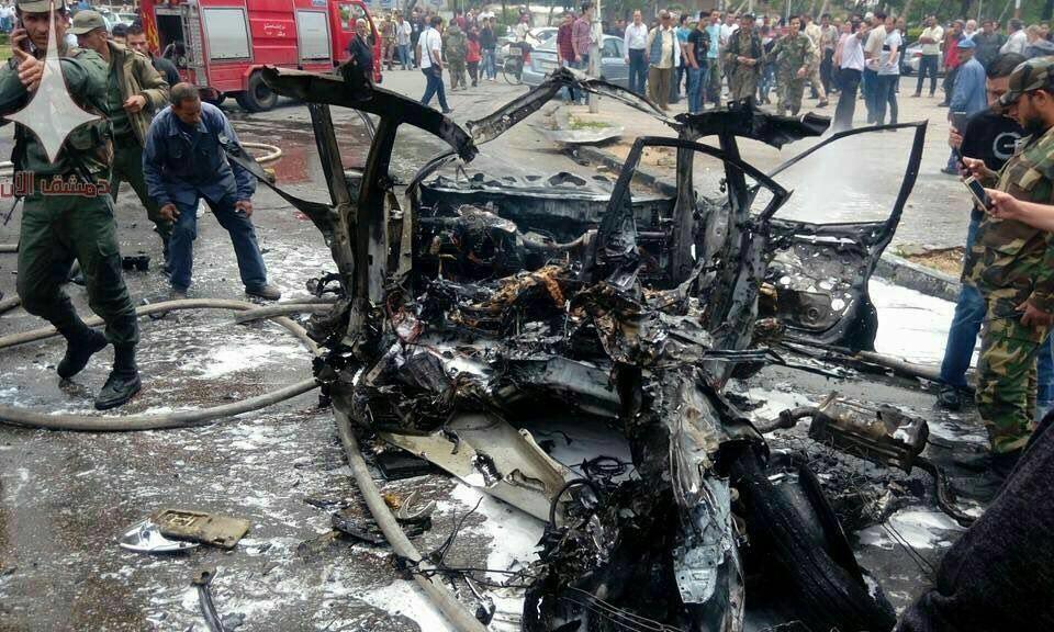 تصویر خودروی بمب گذاری شده در میدان المیسات دمشق