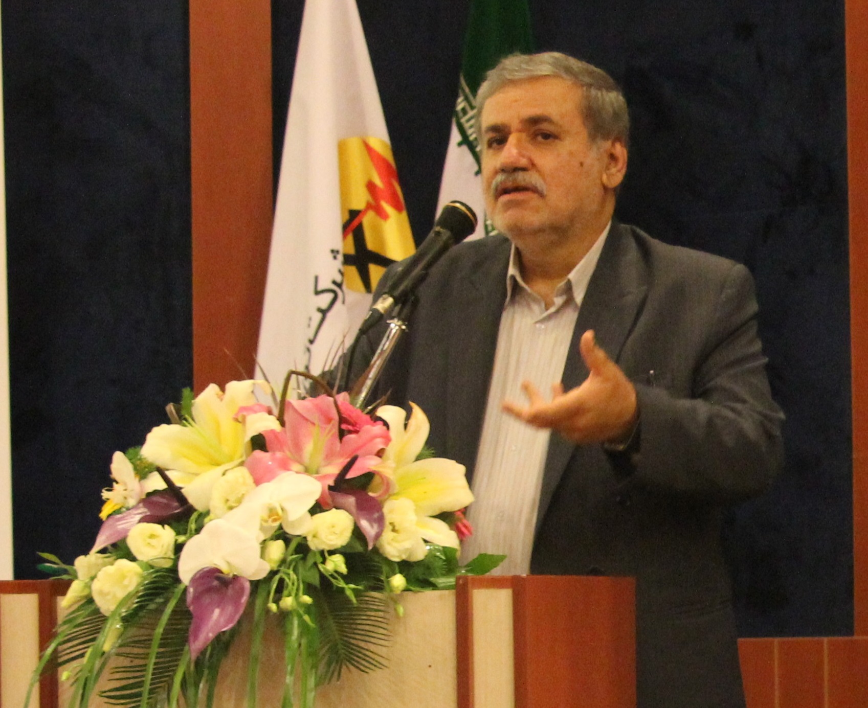 افزایش 70 درصدی مصرف برق مساجد بعد از رایگان شدن/ ایران 4 برابر اروپا برق مصرف می کند