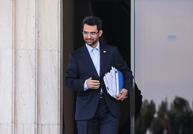 طفلک، وزیر ارتباطات! طفلک، وزیر ارتباطات!