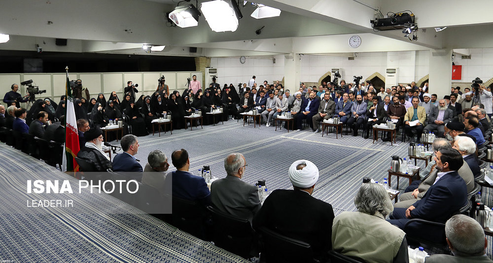 شعر خانم یزدی در محضر مقام معظم رهبری: گفتی که صبر پیشه کن ای باغ مریمم ؛ هر روز ختم سوره مریم گذاشتم شعر خانم یزدی در محضر مقام معظم رهبری: گفتی که صبر پیشه کن ای باغ مریمم ؛ هر روز ختم سوره مریم گذاشتم