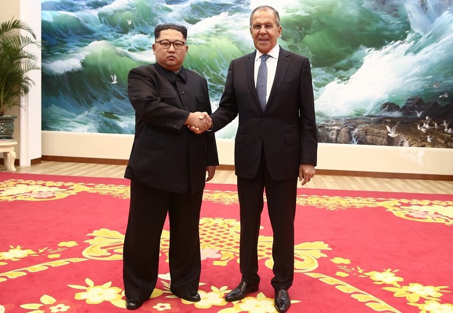 وزیر خارجه روسیه با رهبر کره شمالی دیدار کرد (+عکس)