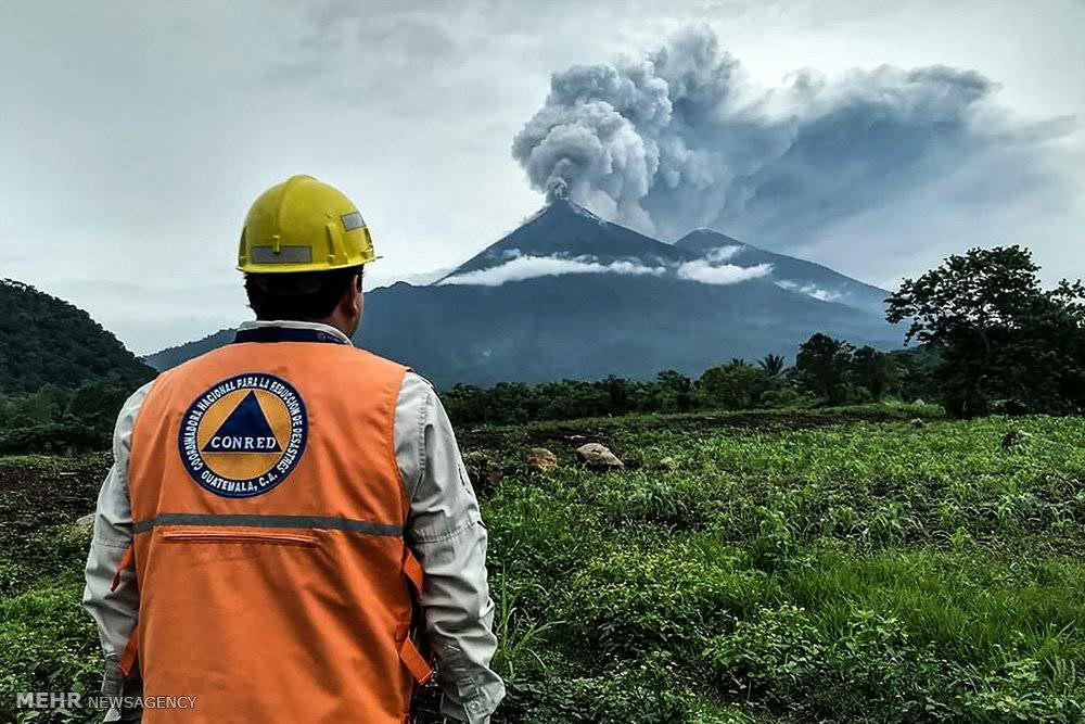 جغرافیای ایران، آبستن مخاطره های گوناگون است/راهکارهای نحوه مواجهه با زلزله، سیلاب و خشکسالی/در انتشار اخبار، فقط خشم طبیعت را نشان ندهیم جغرافیای ایران، آبستن مخاطره های گوناگون است/راهکارهای نحوه مواجهه با زلزله، سیلاب و خشکسالی/در انتشار اخبار، فقط خشم طبیعت را نشان ندهیم