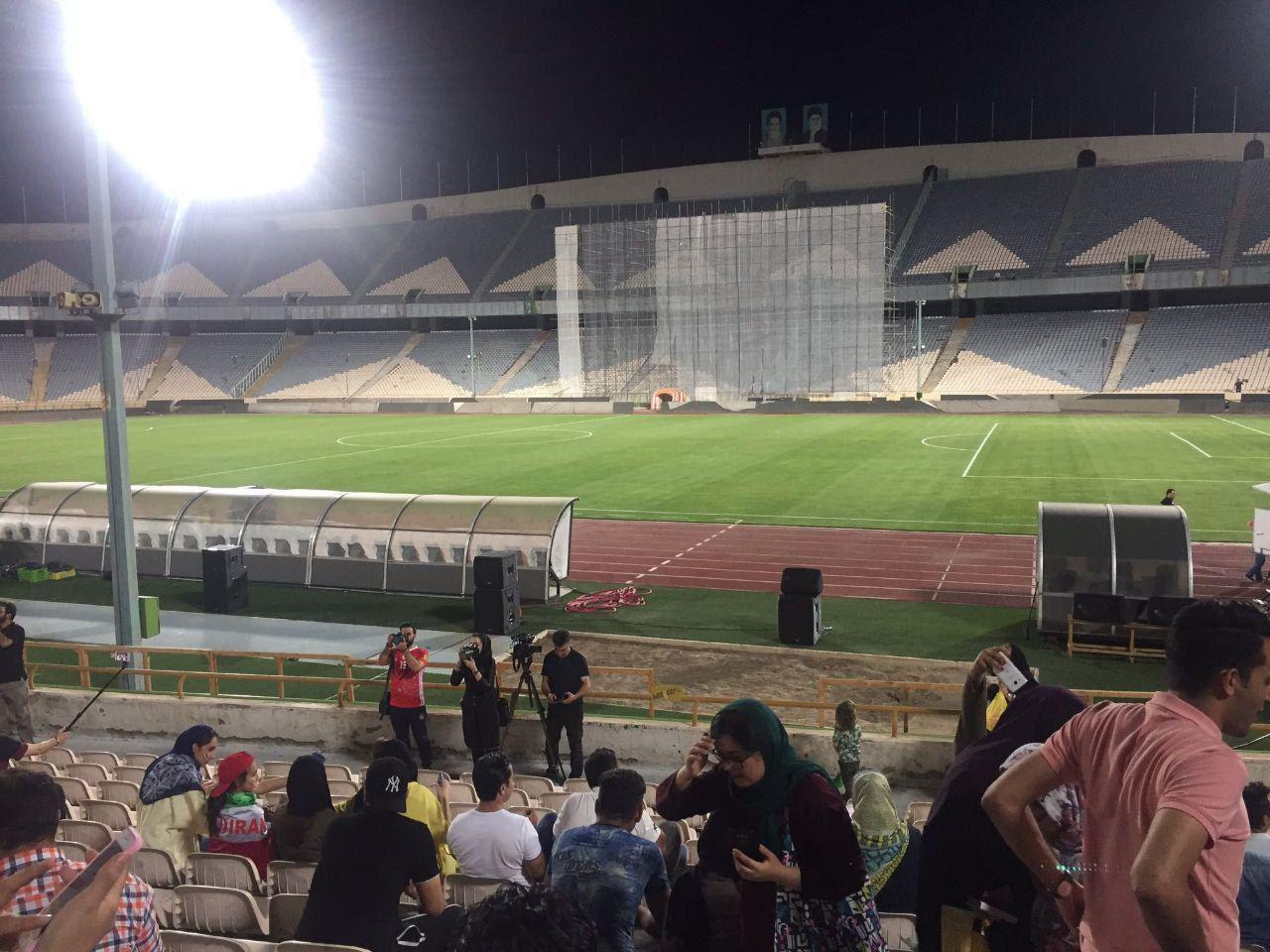 موافقت با پخش فوتبال در ورزشگاه آزادی/ ورود تماشاگران به ورزشگاه (+عکس) موافقت با پخش فوتبال در ورزشگاه آزادی/ ورود تماشاگران به ورزشگاه (+عکس)