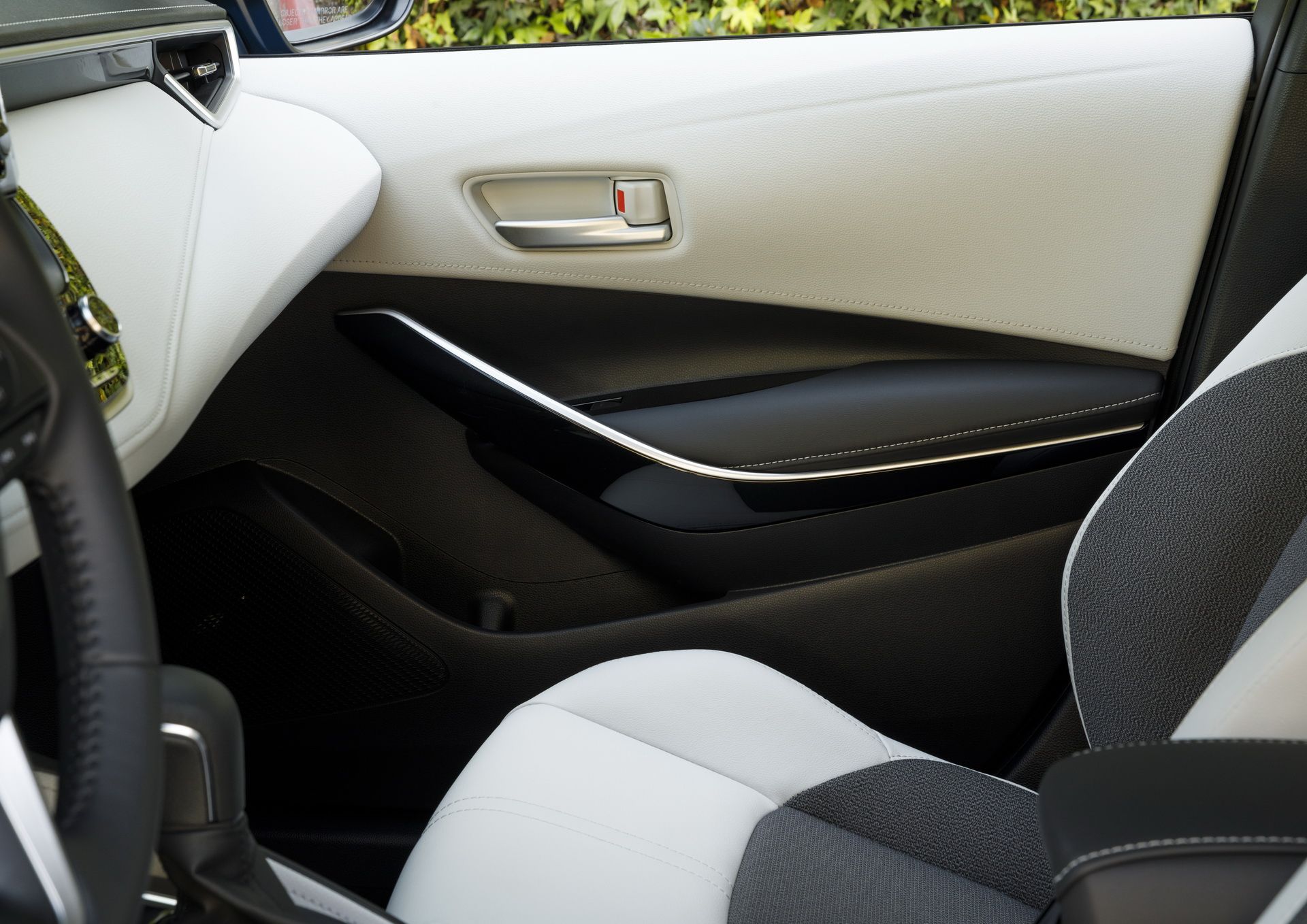 هاچ‌بکِ پرفروش‌ترین خودروی دنیا 20 هزار دلار می‌ارزد