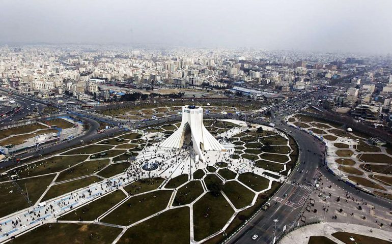 ساعت کاری ادارات و بانک های تهران: 6 صبح تا 14