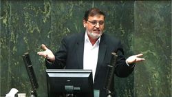 نماینده اصولگرا: بررسی عدم کفایت رئیس‌جمهور در حال حاضر به صلاح نیست/ ما در یک کشتی نشسته‌ایم و نباید کشتی را سوراخ ‌کنیم