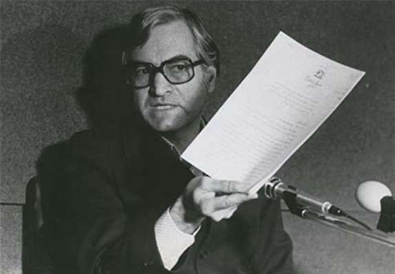 عباس امیر‌انتظام و 12 نام به بهانۀ مرگ او