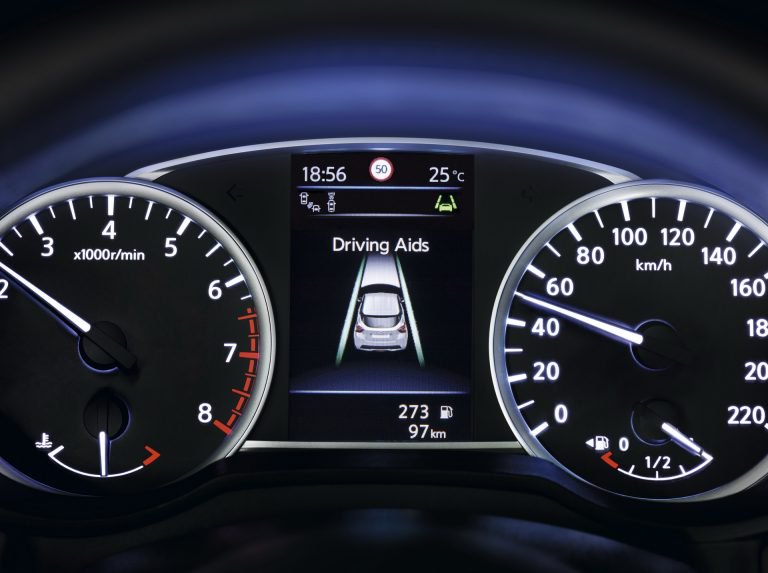 غوغای فناوری در کابین نیسان میکرا