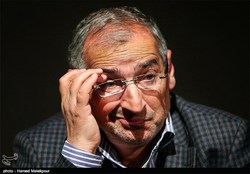 زیباکلام: دولت روحانی کاملا دولتی ورشکسته است/دولت هیچ پولی ندارد/بحران‌های اقتصادی بیرون از دولت روحانی است