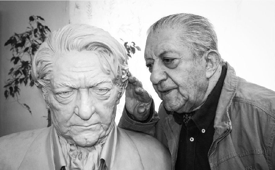 کوچ عاشق روسری آبی ...