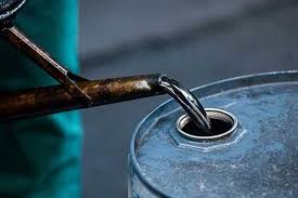 بلومبرگ: صادرات نفت ایران 1.5 میلیون بشکه در روز کاهش می‌یابد