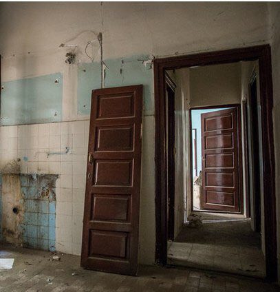 خانه نیما یوشیج مامن معتادان شد (عکس)