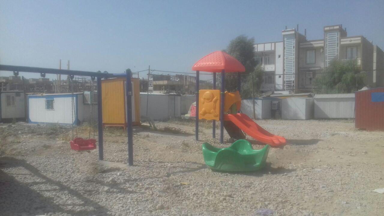 به دنبال زندگی دوباره در تلی از خاک به دنبال زندگی دوباره در تلی از خاک