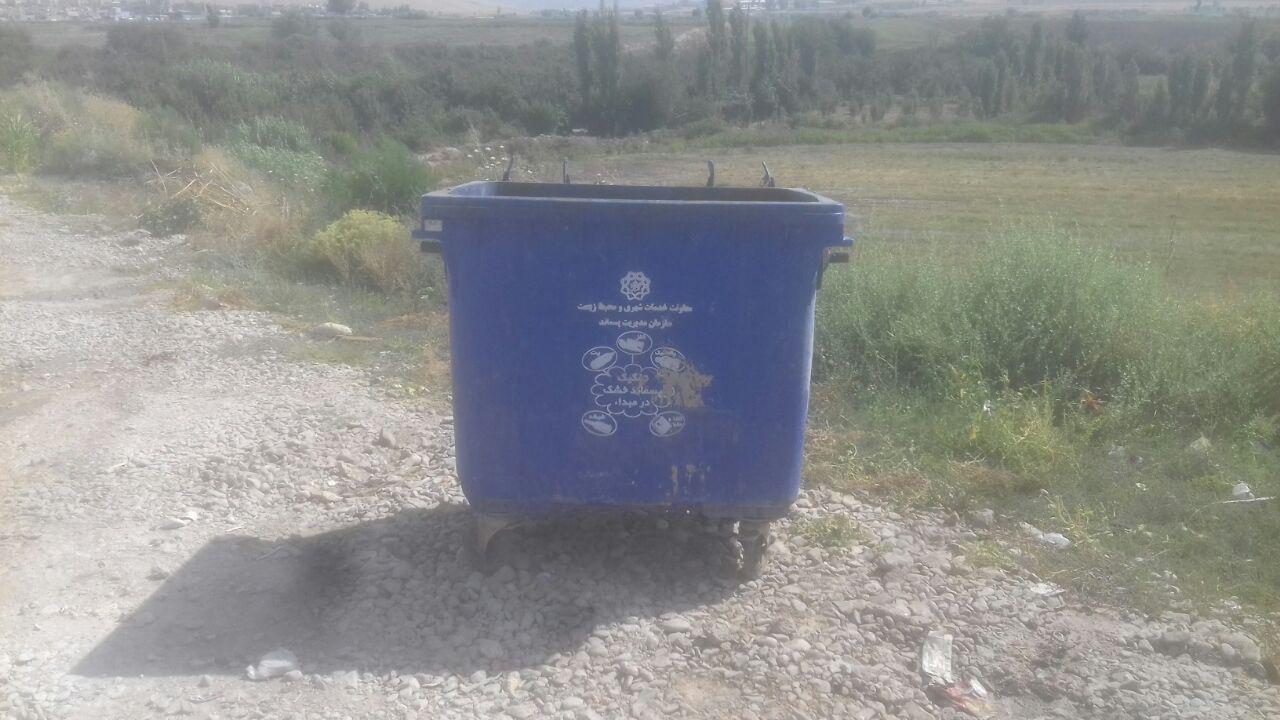 به دنبال زندگی دوباره در تلی از خاک به دنبال زندگی دوباره در تلی از خاک