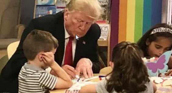 ترامپ پرچم کشورش را به اشتباه رنگ آمیزی کرد (+عکس)