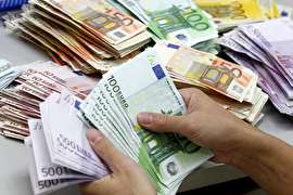 افزایش نرخ یورو دولتی؛ دلار ثابت ماند