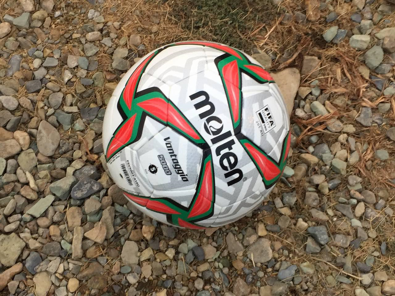 رونمایی از توپ جام ملتهای آسیا در تمرین تیم ملی (+عکس) رونمایی از توپ جام ملتهای آسیا در تمرین تیم ملی (+عکس)