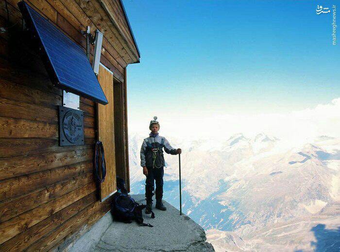 خانه‌ای روی خطرناک‌ترین قله جهان (عکس)