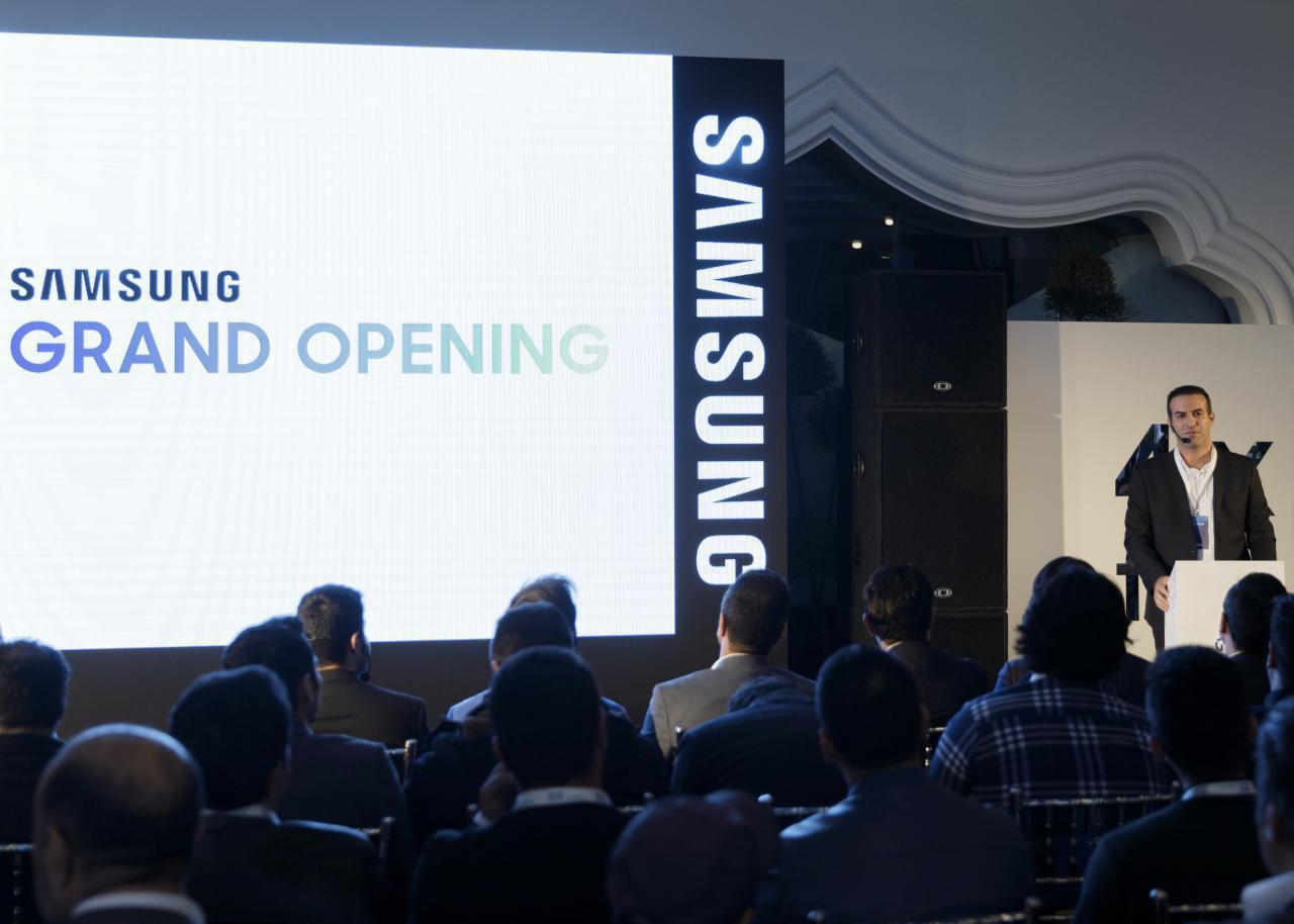 رونمایی از گوشیهای گلکسی Note9 و A9 در ایران (+عکس) رونمایی از گوشیهای گلکسی Note9 و A9 در ایران (+عکس)