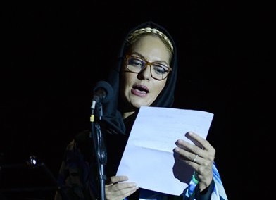 رد اظهارات مهناز افشار / سلبریتی‌ها در درمان دخالت نکنند