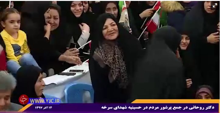 بانویی که روحانی را از دست ماموران ساواک فراری داد (عکس) بانویی که روحانی را از دست ماموران ساواک فراری داد (عکس)