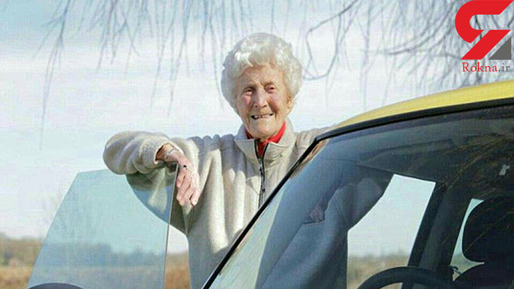 زنی پس از 88 بار رد شدن، بالاخره گواهینامه اش را گرفت (+عکس)