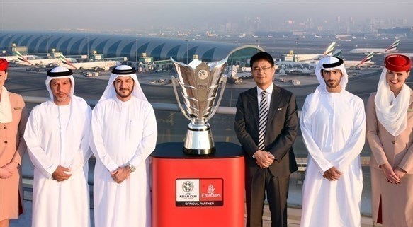 کاپ قهرمانی آسیا وارد امارات شد (+عکس) کاپ قهرمانی آسیا وارد امارات شد (+عکس)