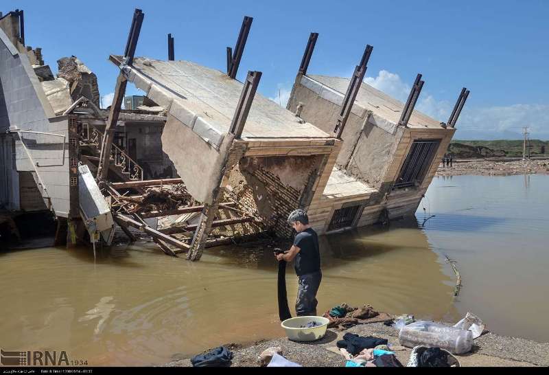 وزیران بهداشت و راه به نمایندگی از رئیس جمهوری عازم ایلام شدند