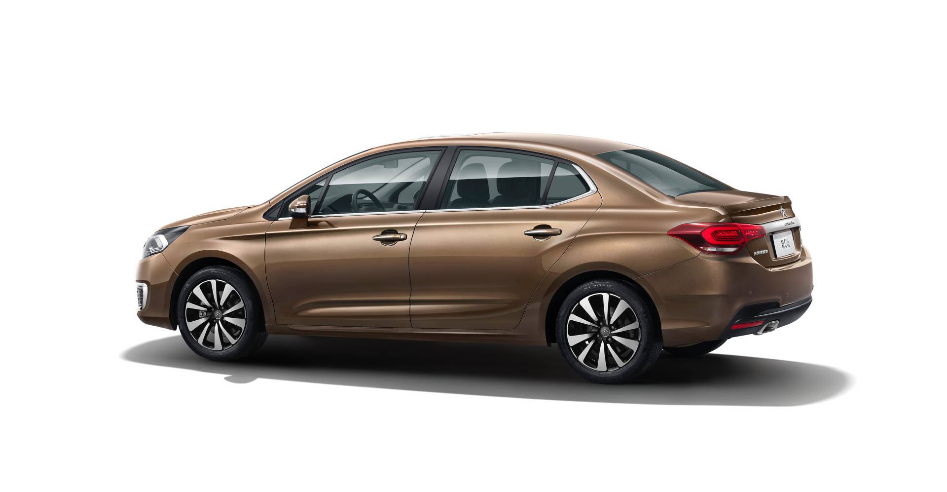 تحول فضای داخلی در سدان C4 سیتروئن