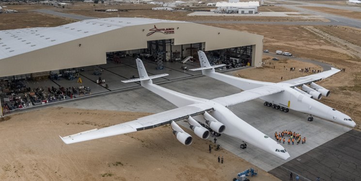 بزرگترین هواپیمای جهان پرواز کرد (عکس) بزرگترین هواپیمای جهان پرواز کرد (عکس)