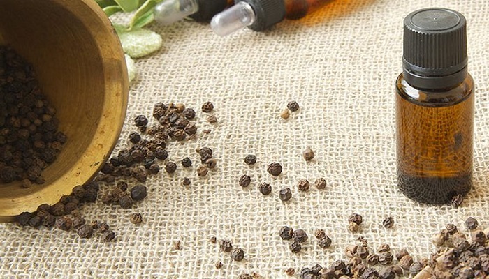 از فواید جالب توجه روغن اساسی فلفل سیاه از فواید جالب توجه روغن اساسی فلفل سیاه